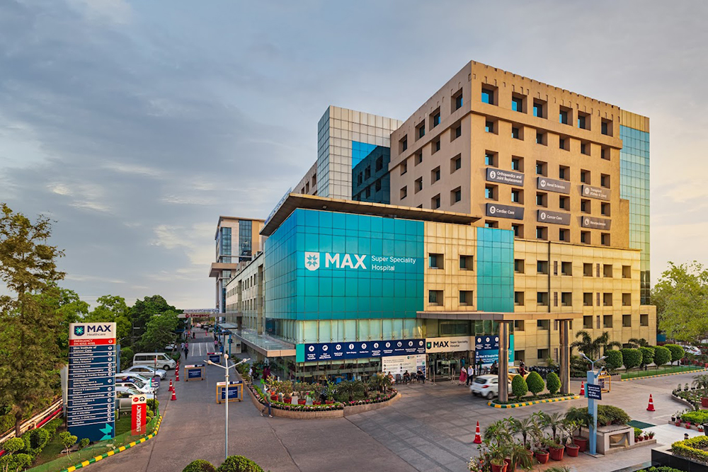MAX Healthcare